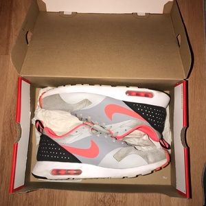 Nike Air Max Tavas Essential